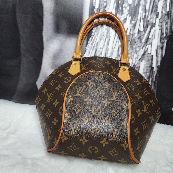 Louis Vuitton Handbags - Louis vuitton Monogram Ellipse PM